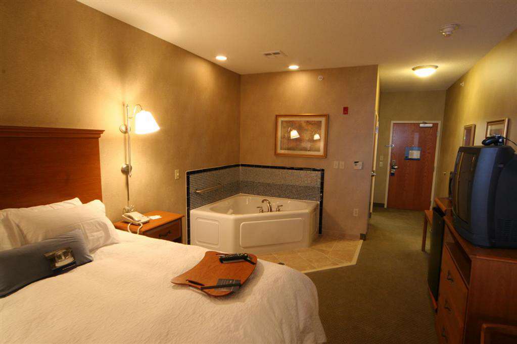 Hampton Inn Commerce/Novi Zimmer foto
