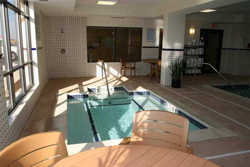 Hampton Inn Commerce/Novi Einrichtungen foto